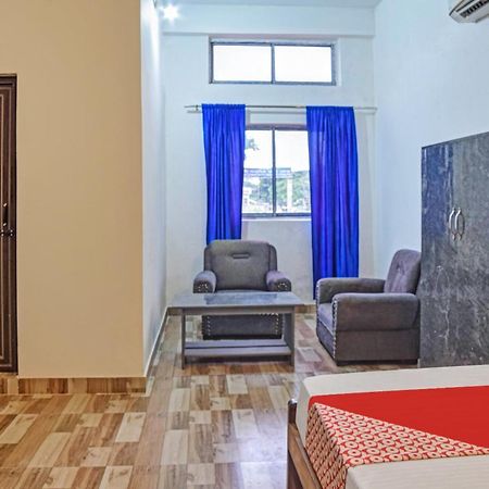 Spot On Jp Guest House Kaharpara Екстериор снимка