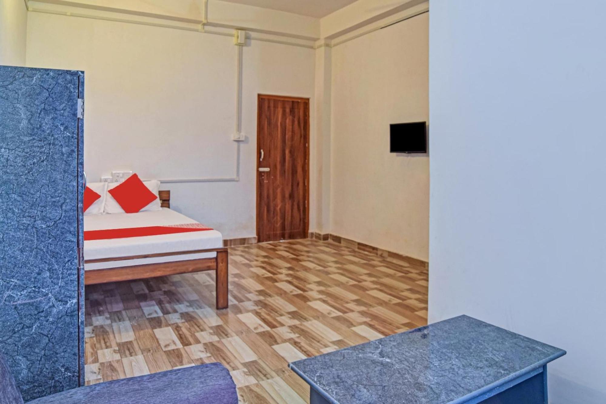 Spot On Jp Guest House Kaharpara Екстериор снимка