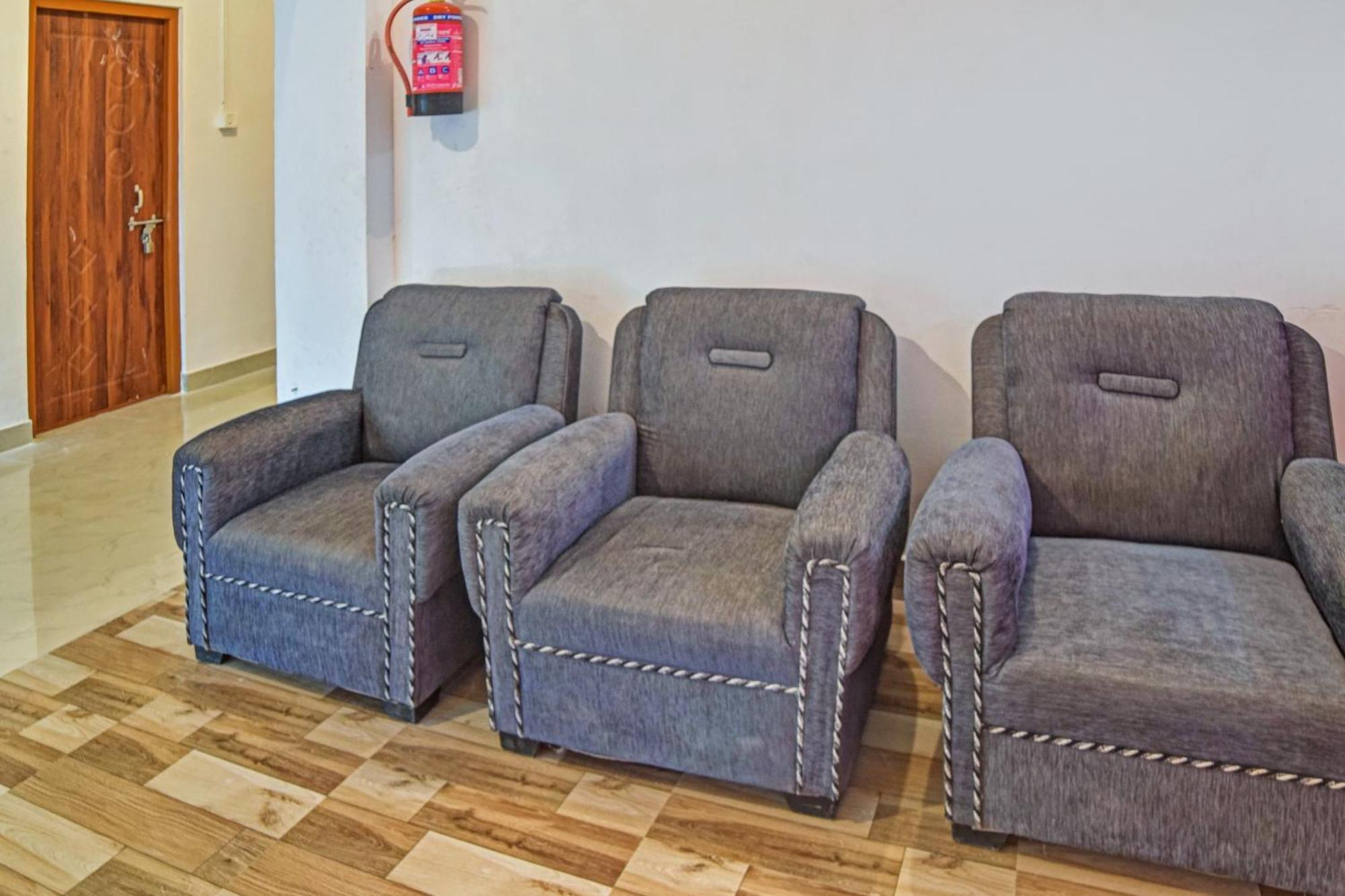 Spot On Jp Guest House Kaharpara Екстериор снимка