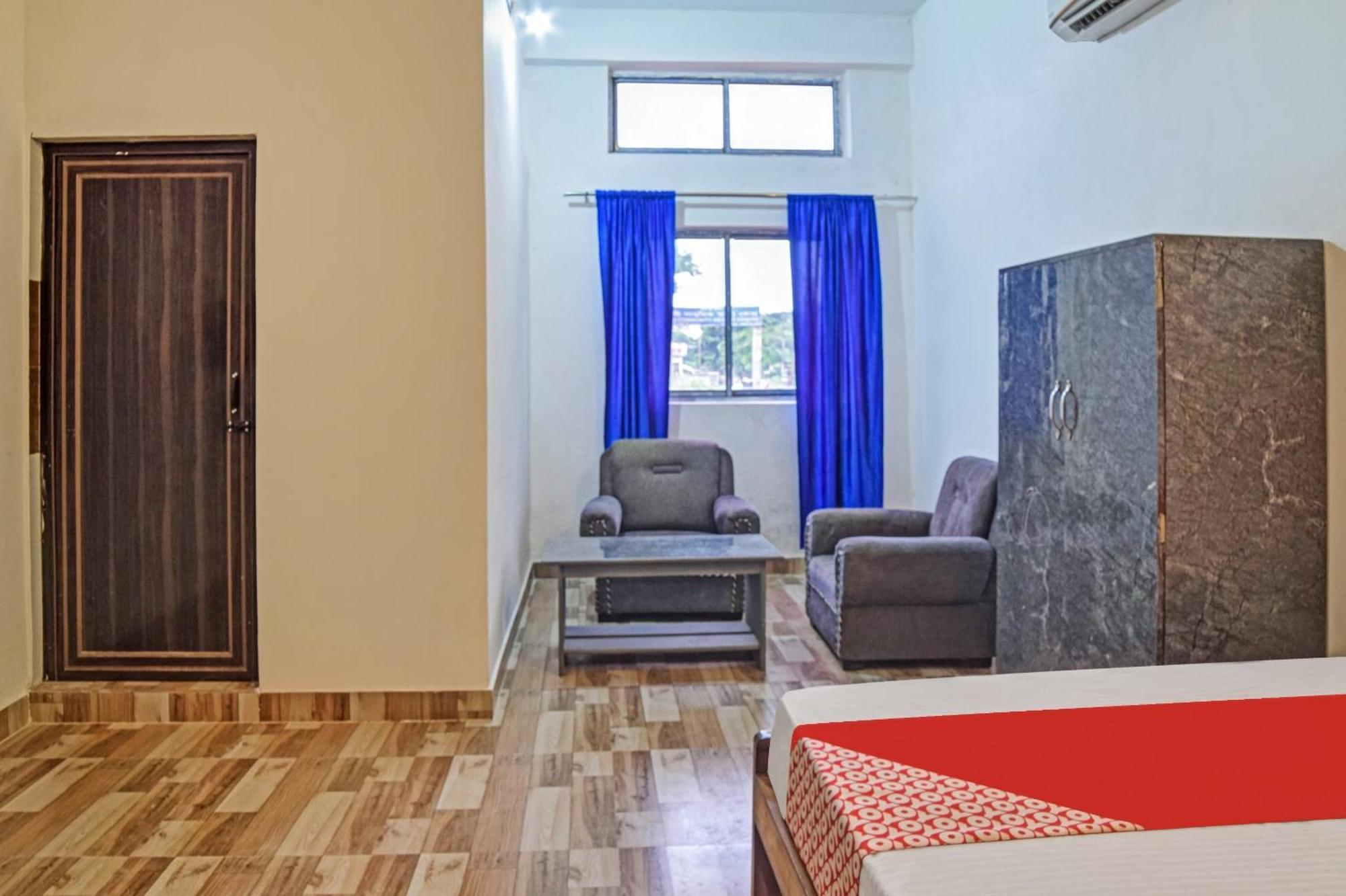 Spot On Jp Guest House Kaharpara Екстериор снимка